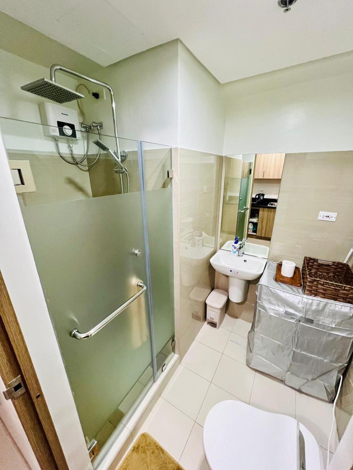 Shore 2 Residences Tower 2 Pasay Eksteriør billede